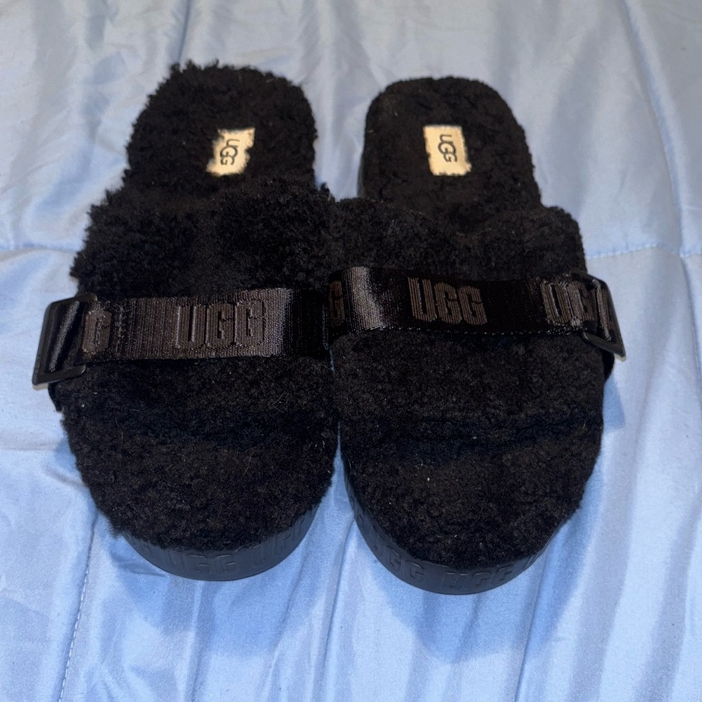 BRAND NEW uggs!!!